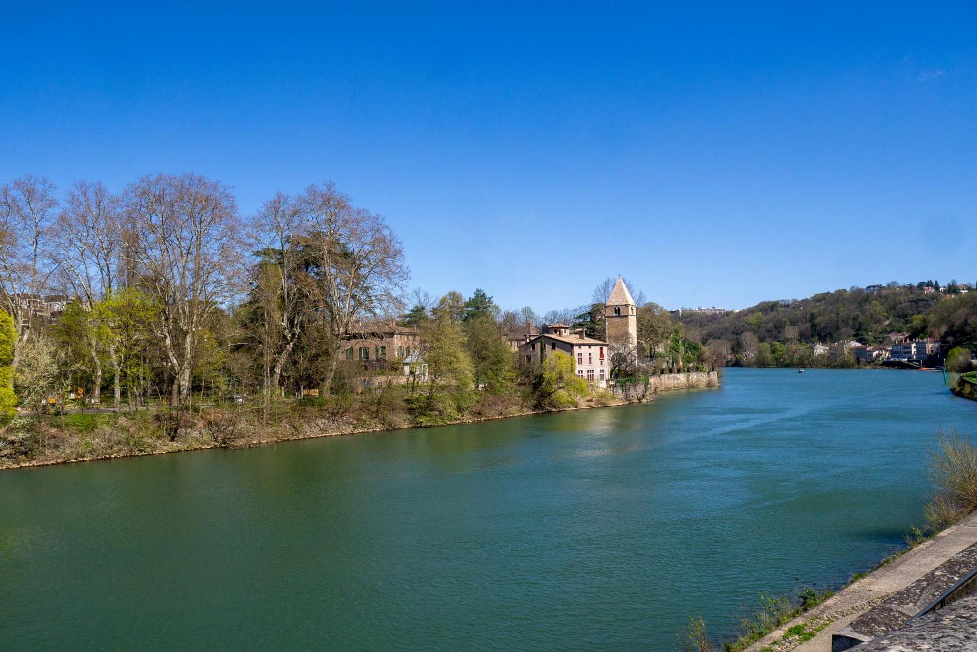 Vue Sur La Saone Lyon